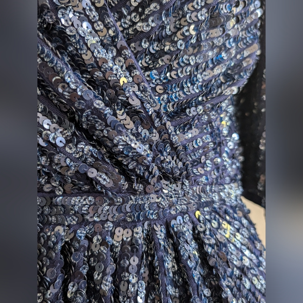 Like new Sz 10 Mac Dugal Sequined V Neck Short Sleeve Midi Dress - Picture 8 of 17
